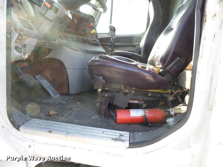 image for item DB7205 2000 Freightliner Century Class FLC12064 truck cab and chassis