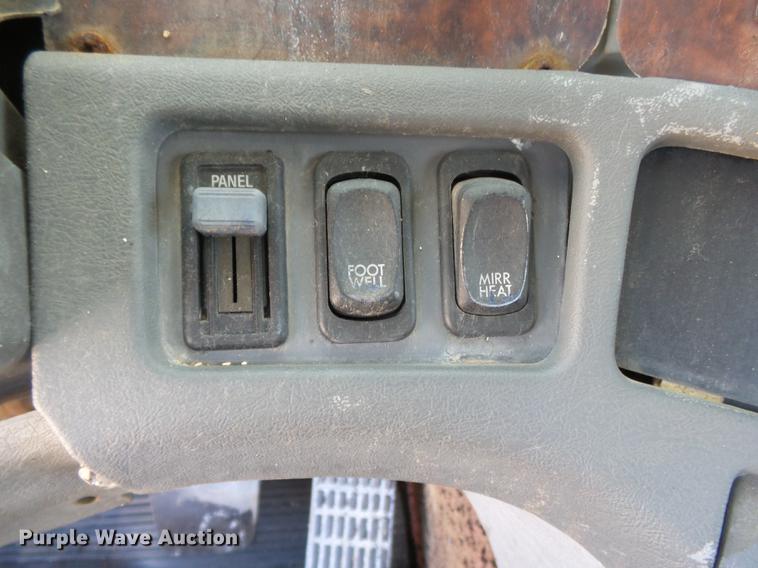 image for item DB7205 2000 Freightliner Century Class FLC12064 truck cab and chassis