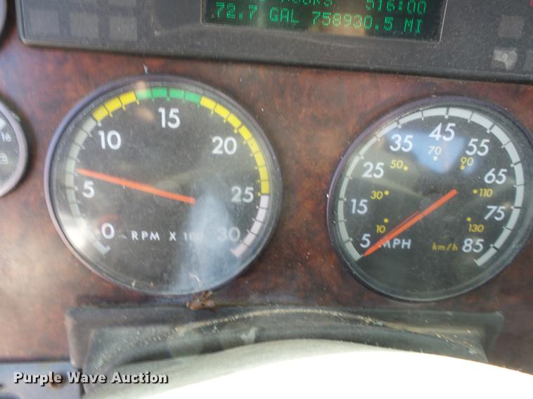 image for item DB7205 2000 Freightliner Century Class FLC12064 truck cab and chassis