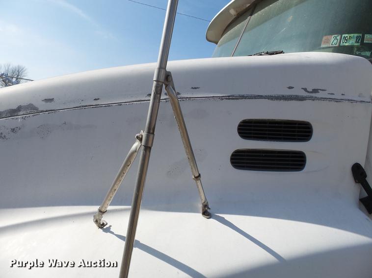 image for item DB7206 2003 Mack CX613 fertilizer tender truck