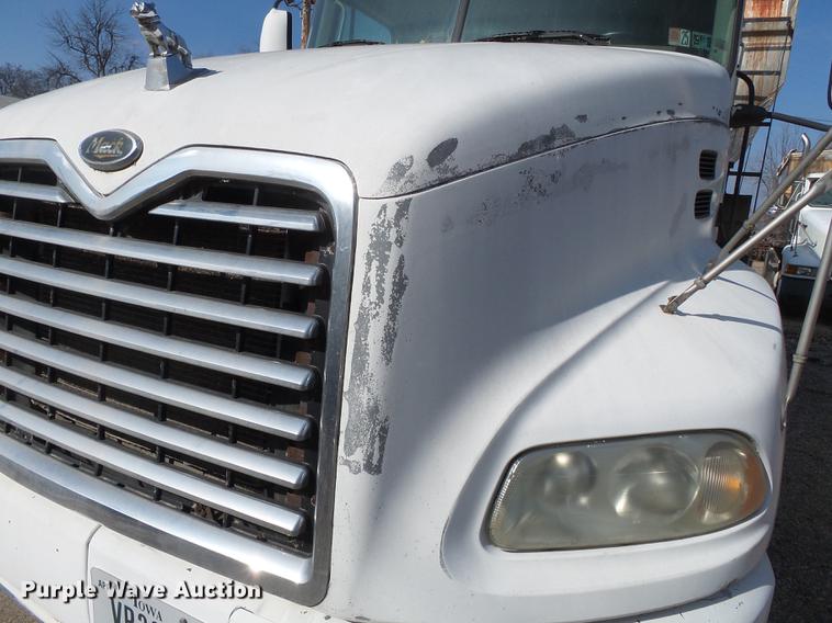 image for item DB7206 2003 Mack CX613 fertilizer tender truck