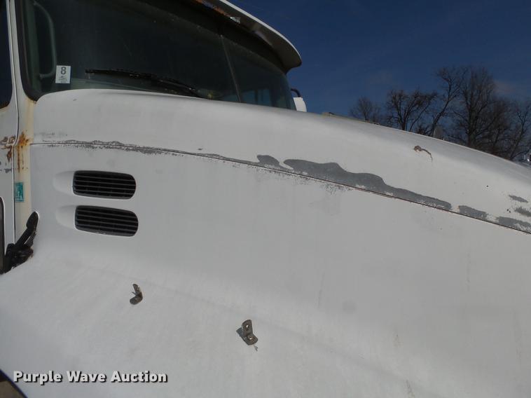 image for item DB7206 2003 Mack CX613 fertilizer tender truck