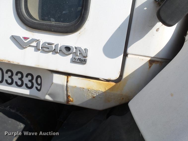 image for item DB7206 2003 Mack CX613 fertilizer tender truck