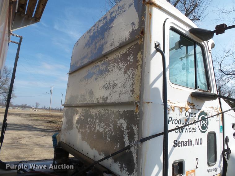 image for item DB7206 2003 Mack CX613 fertilizer tender truck