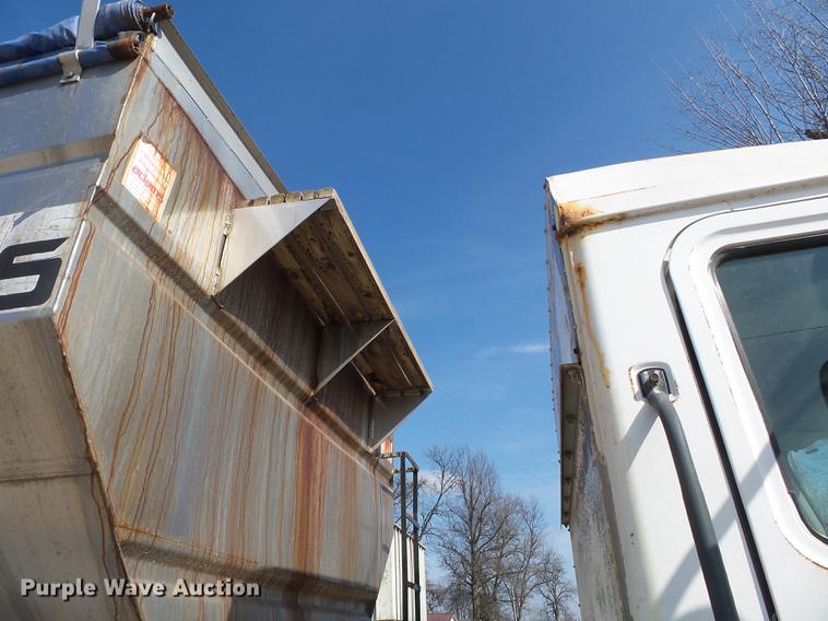 image for item DB7206 2003 Mack CX613 fertilizer tender truck