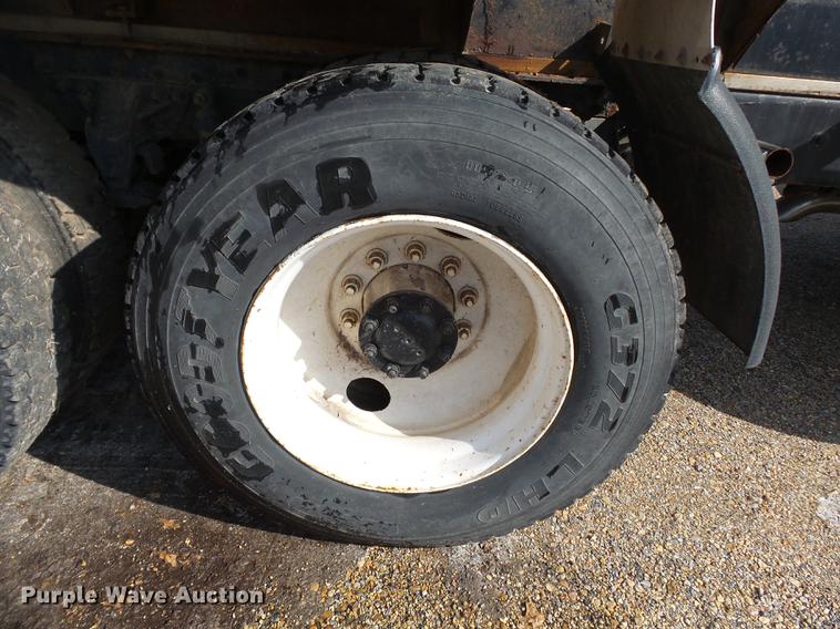 image for item DB7206 2003 Mack CX613 fertilizer tender truck