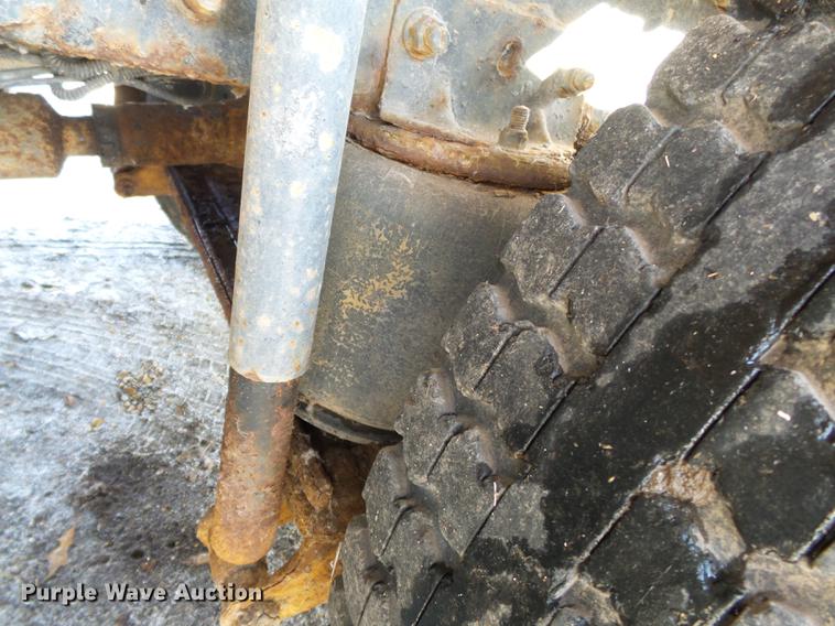 image for item DB7206 2003 Mack CX613 fertilizer tender truck