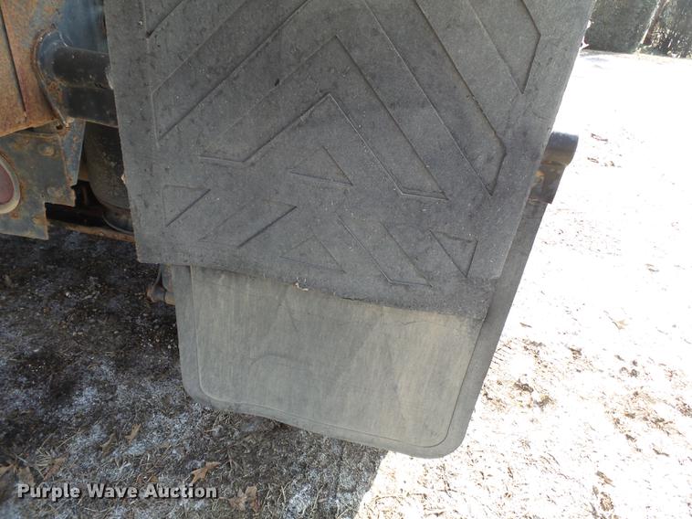 image for item DB7206 2003 Mack CX613 fertilizer tender truck