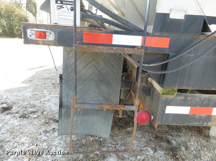 image for item DB7206 2003 Mack CX613 fertilizer tender truck