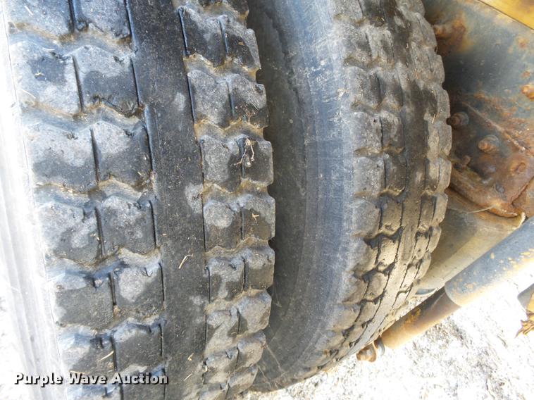 image for item DB7206 2003 Mack CX613 fertilizer tender truck