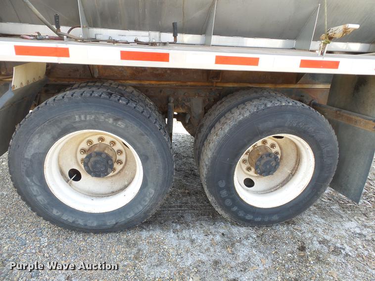image for item DB7206 2003 Mack CX613 fertilizer tender truck