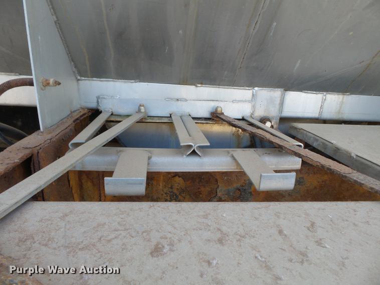 image for item DB7206 2003 Mack CX613 fertilizer tender truck