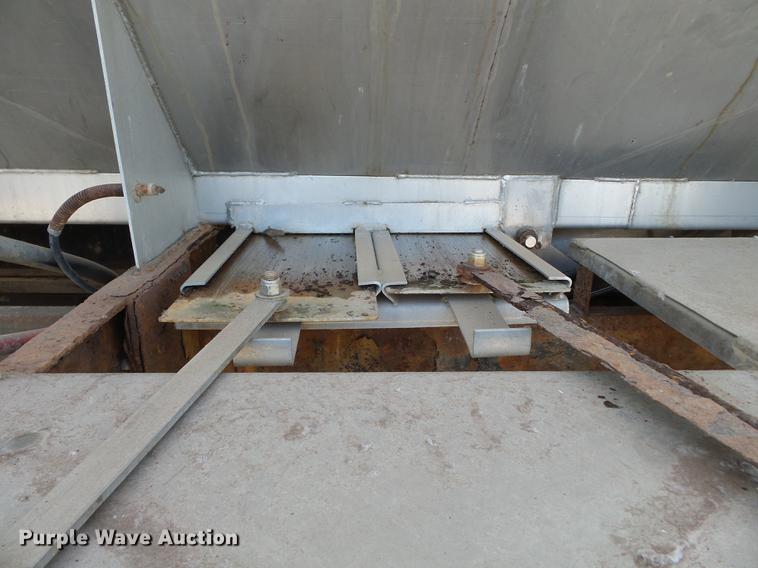 image for item DB7206 2003 Mack CX613 fertilizer tender truck