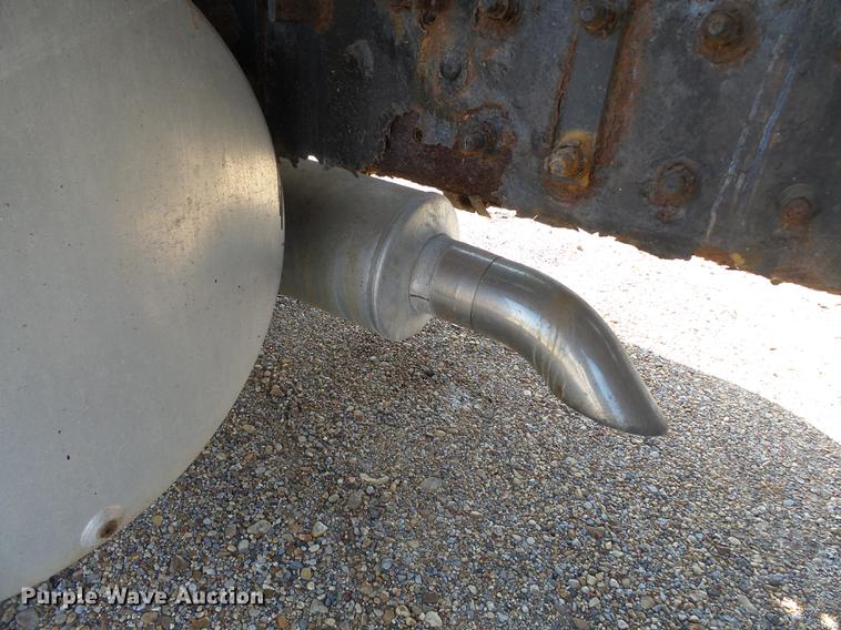 image for item DB7206 2003 Mack CX613 fertilizer tender truck