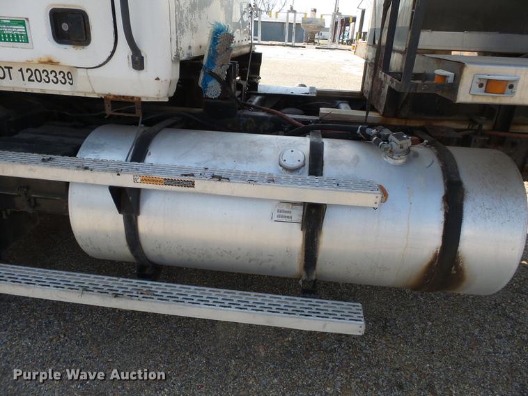 image for item DB7206 2003 Mack CX613 fertilizer tender truck