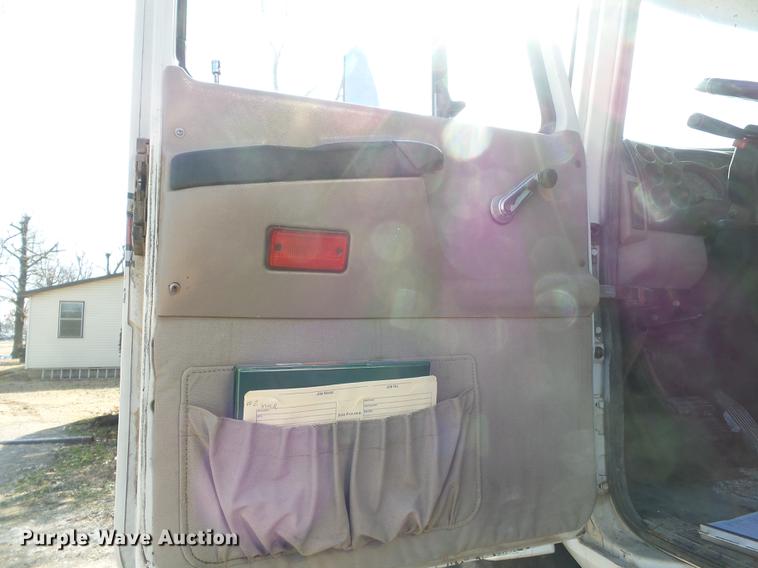 image for item DB7206 2003 Mack CX613 fertilizer tender truck