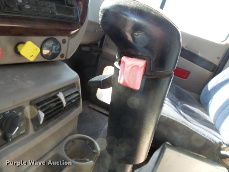 image for item DB7206 2003 Mack CX613 fertilizer tender truck