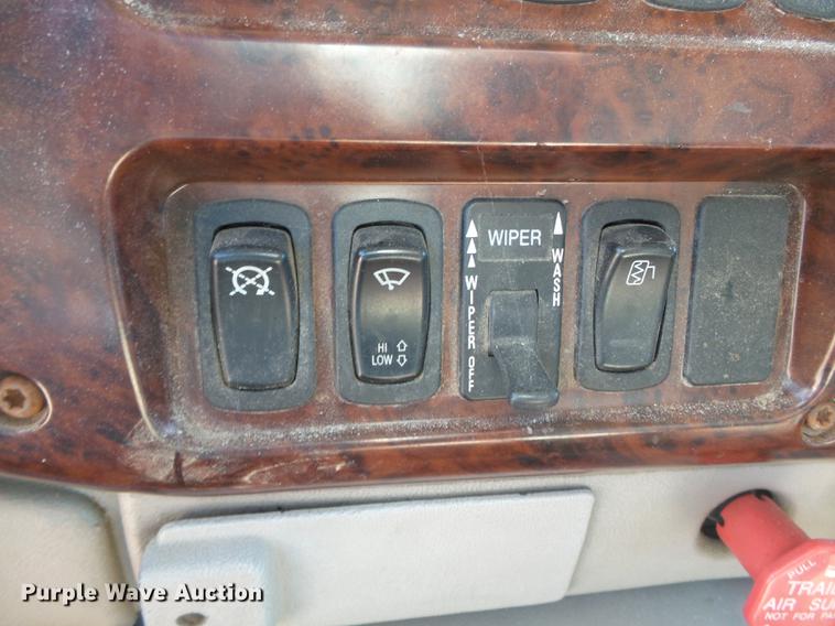 image for item DB7206 2003 Mack CX613 fertilizer tender truck