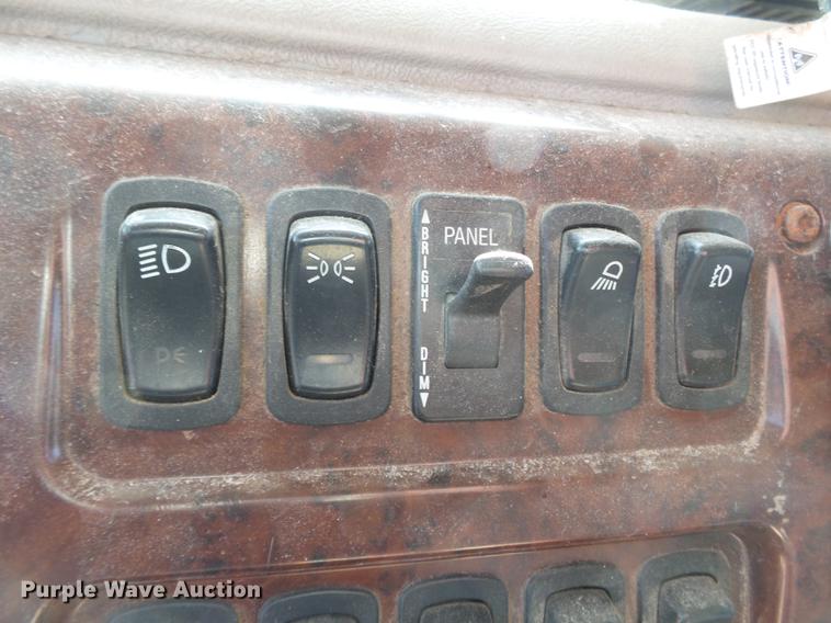 image for item DB7206 2003 Mack CX613 fertilizer tender truck