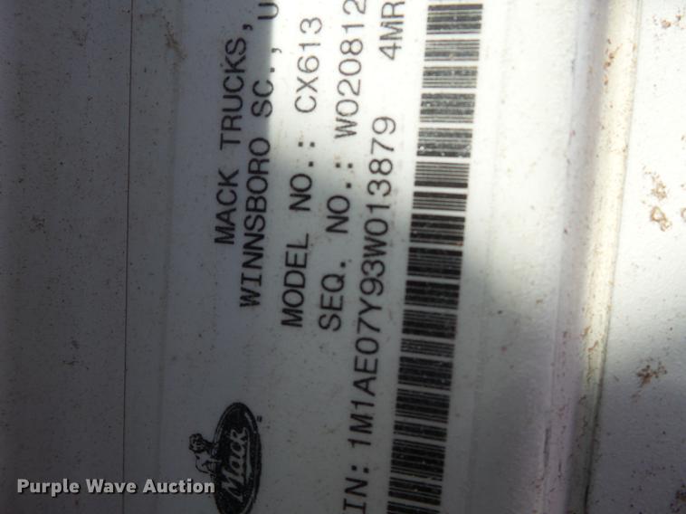 image for item DB7206 2003 Mack CX613 fertilizer tender truck