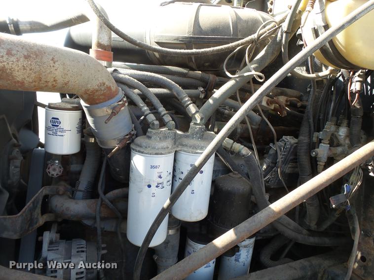 image for item DB7206 2003 Mack CX613 fertilizer tender truck