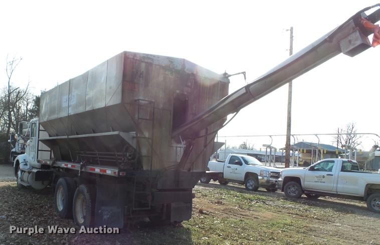 image for item DB7207 1994 International 9400 fertilizer tender truck