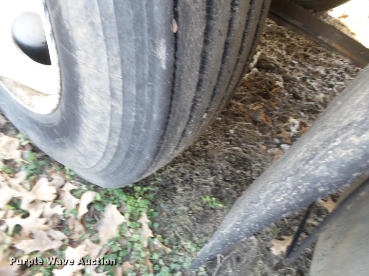 image for item DB7207 1994 International 9400 fertilizer tender truck