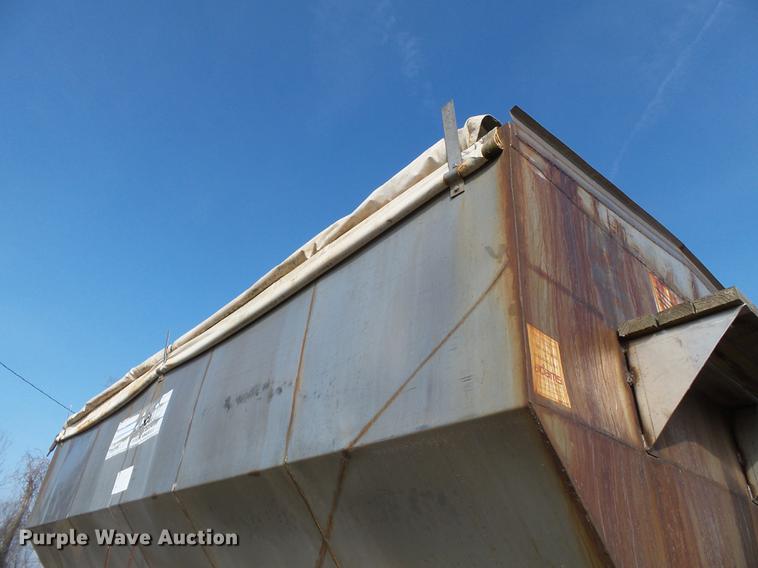 image for item DB7207 1994 International 9400 fertilizer tender truck