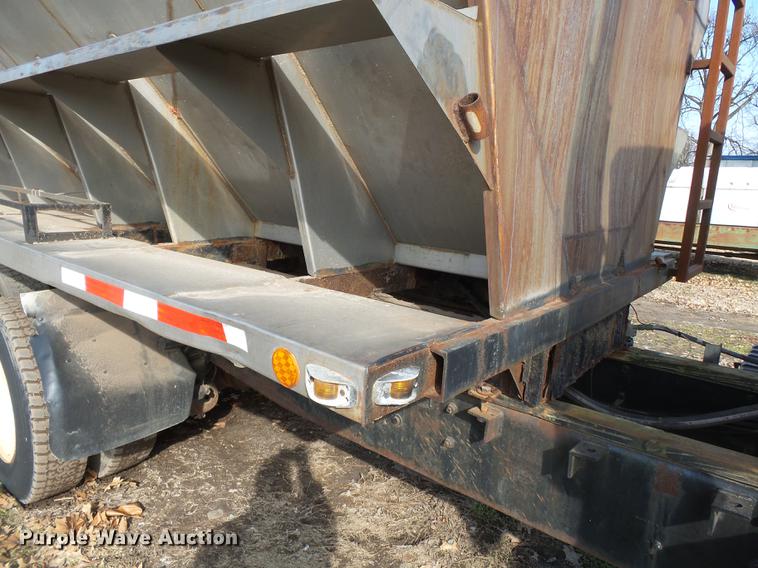 image for item DB7207 1994 International 9400 fertilizer tender truck