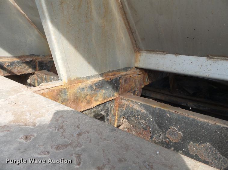 image for item DB7207 1994 International 9400 fertilizer tender truck