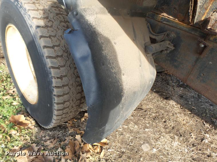 image for item DB7207 1994 International 9400 fertilizer tender truck