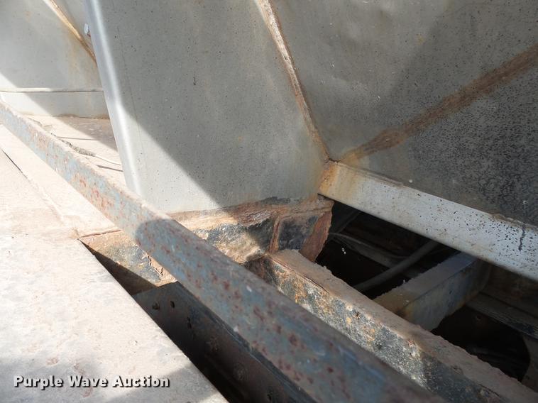 image for item DB7207 1994 International 9400 fertilizer tender truck