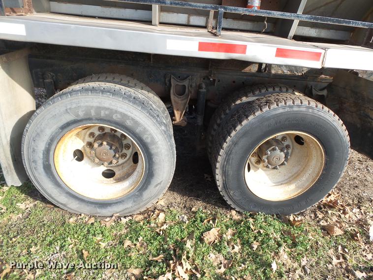 image for item DB7207 1994 International 9400 fertilizer tender truck