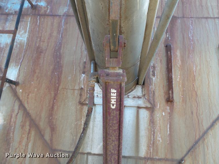 image for item DB7207 1994 International 9400 fertilizer tender truck