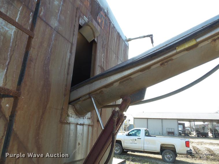 image for item DB7207 1994 International 9400 fertilizer tender truck