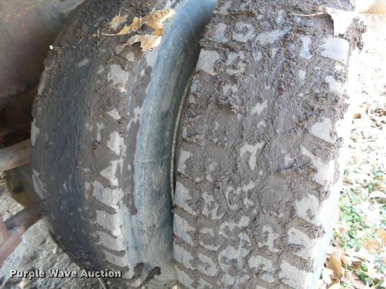 image for item DB7207 1994 International 9400 fertilizer tender truck