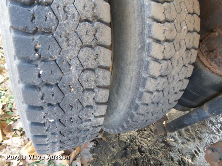 image for item DB7207 1994 International 9400 fertilizer tender truck