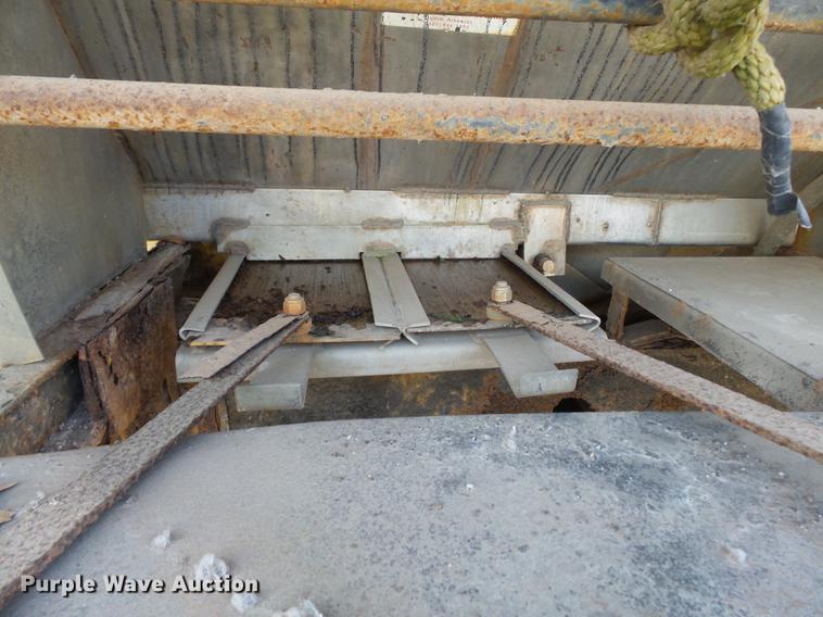 image for item DB7207 1994 International 9400 fertilizer tender truck