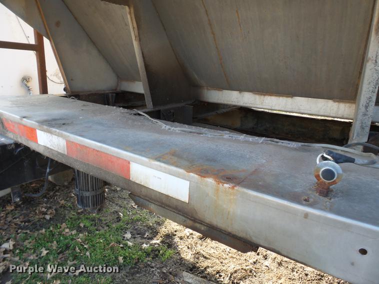 image for item DB7207 1994 International 9400 fertilizer tender truck