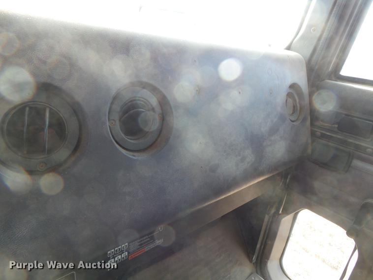 image for item DB7207 1994 International 9400 fertilizer tender truck