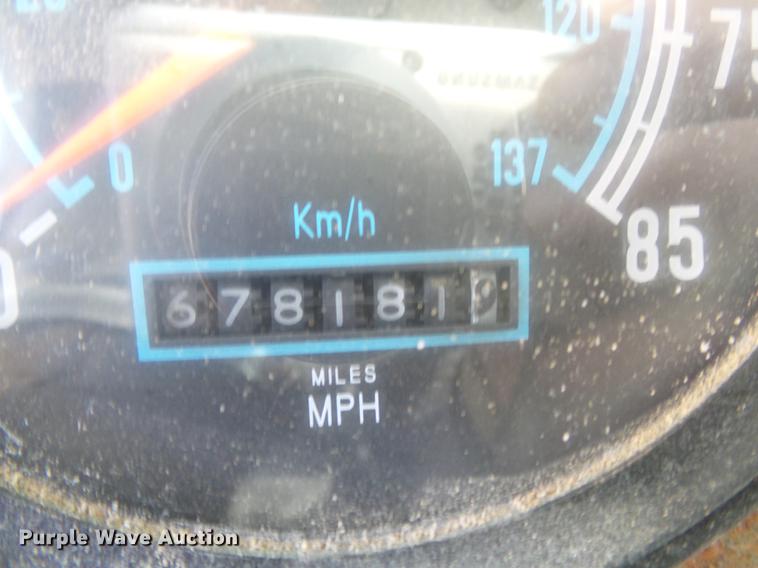 image for item DB7207 1994 International 9400 fertilizer tender truck