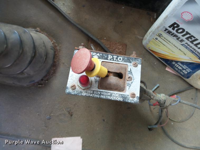 image for item DB7207 1994 International 9400 fertilizer tender truck