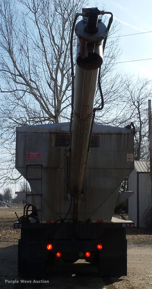 image for item DB7208 2005 International 9200i fertilizer tender truck