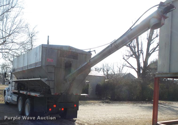 image for item DB7208 2005 International 9200i fertilizer tender truck