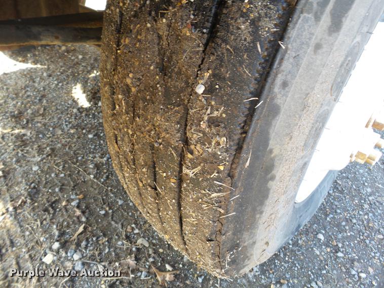 image for item DB7208 2005 International 9200i fertilizer tender truck