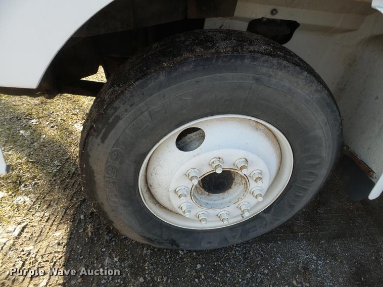 image for item DB7208 2005 International 9200i fertilizer tender truck