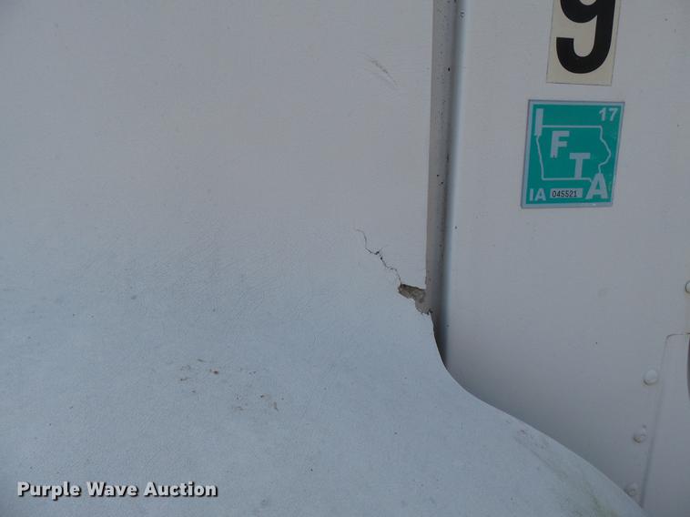 image for item DB7208 2005 International 9200i fertilizer tender truck