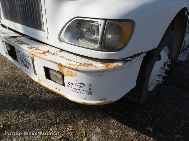 image for item DB7208 2005 International 9200i fertilizer tender truck