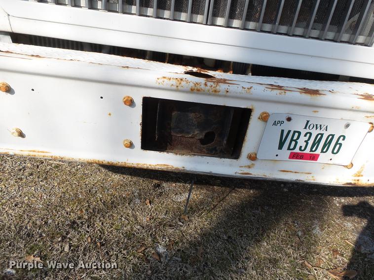 image for item DB7208 2005 International 9200i fertilizer tender truck