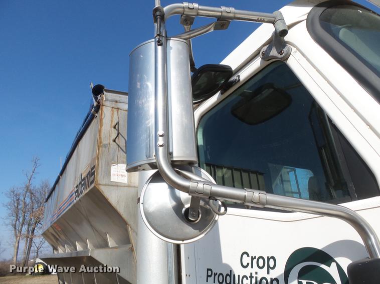 image for item DB7208 2005 International 9200i fertilizer tender truck